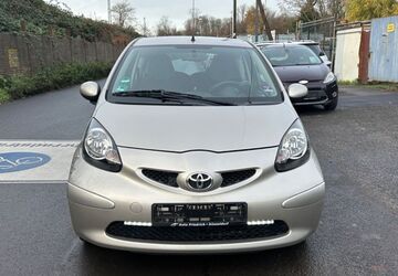 Toyota Aygo (X) 95.000 km 2.700 &euro; Köln 50739