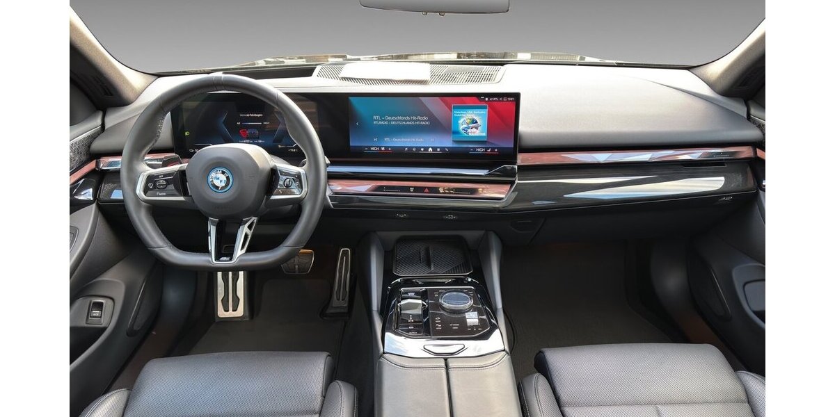 BMW i5 40e M-Sport Pro Pano B&W 360° HuD Comfortsitz 61.726 km 46.900 &euro; Wuppertal 42327