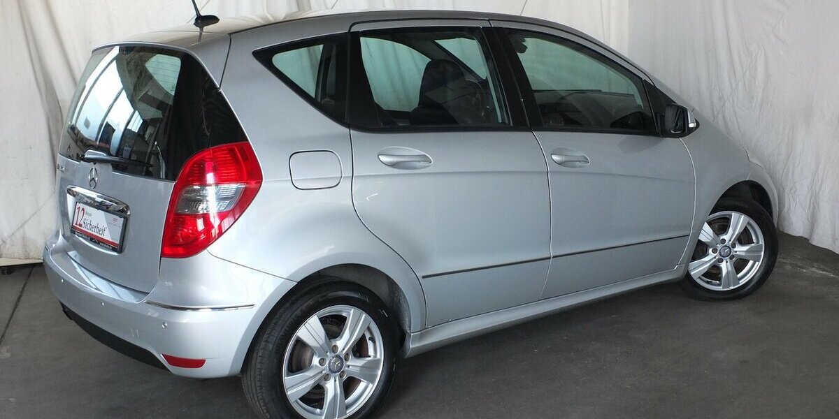 Mercedes-Benz A 150 AUTOTRONIC NAVI TEMPOMAT KLIMAANLAGE 98.516 km 7.804 &euro; Köln 50858