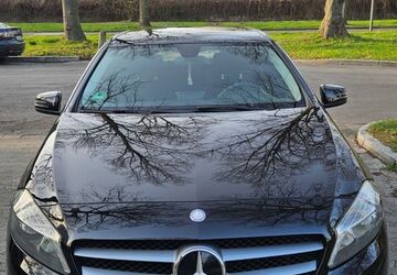 Mercedes-Benz A 180 207.000 km 7.000 &euro; Düsseldorf 40239