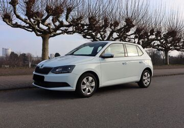 Skoda Fabia 122.000 km 6.699 &euro; Düsseldorf 40221