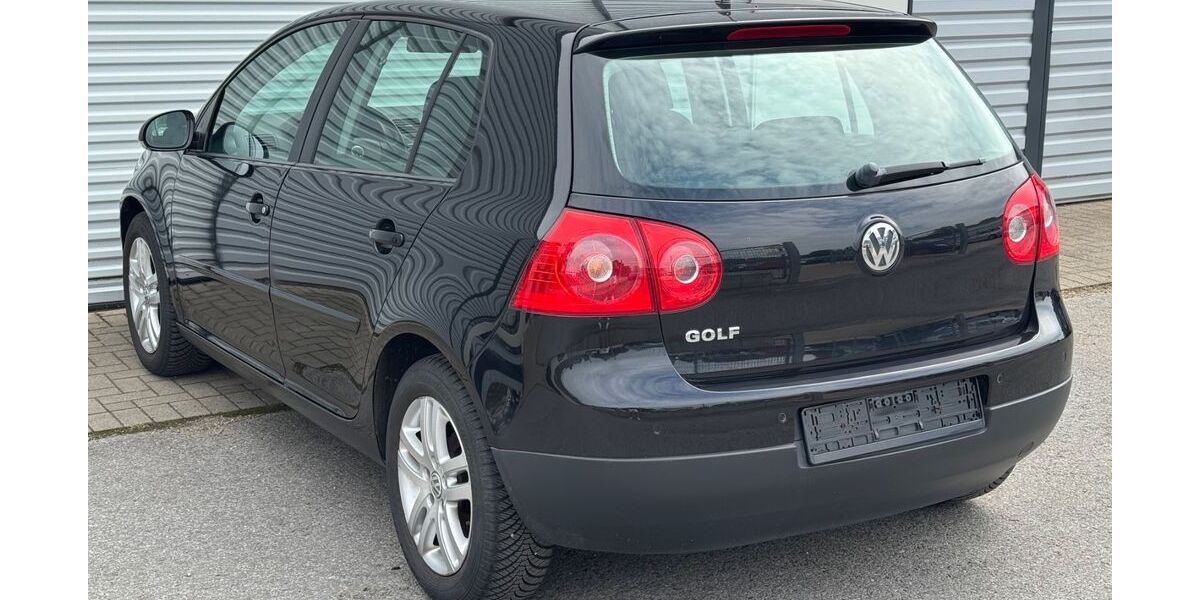 VW Golf 92.063 km 4.690 &euro; Solingen 42719