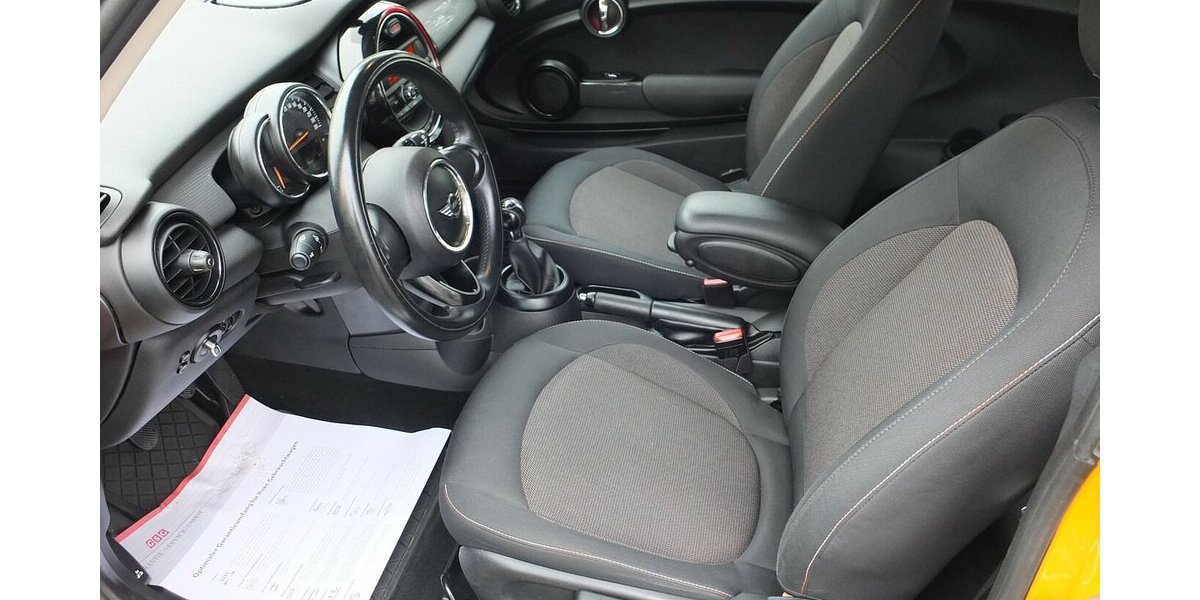 Mini One D KLIMAAUTOMATIK PDC SITZHEIZUNG WINTERREIFEN 122.875 km 8.904 &euro; Köln 50858