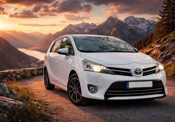 Toyota Verso 144.000 km 11.799 &euro; Solingen 42657