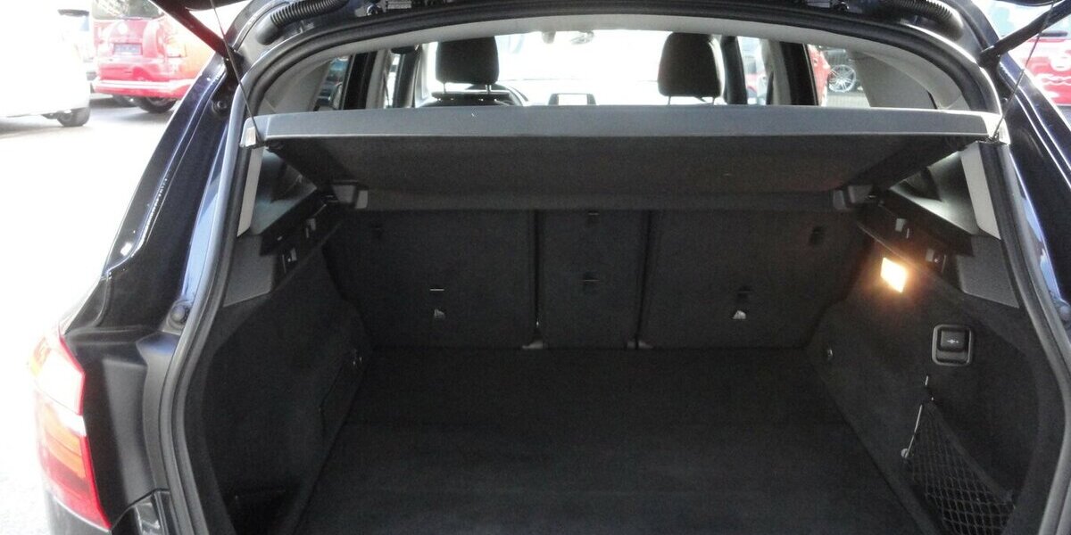 BMW 218 Active Tourer Autom Navi LED Klimatr.PDC SHZ 112.000 km 12.900 &euro; Neuss 41462