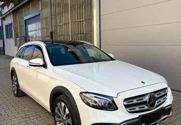 Mercedes-Benz E 220 90.032 km 27.890 &euro; Düsseldorf 40231