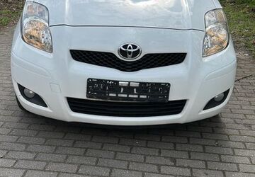 Toyota Yaris 165.000 km 2.970 &euro; Köln 50969