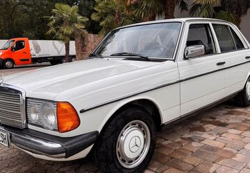 Mercedes-Benz 200 246.483 km 12.900 &euro; Langenfeld 40764