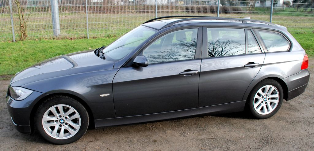 BMW 318 181.000 km 6.400 &euro; Leverkusen 51381