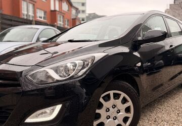 Hyundai i30 180.000 km 4.950 &euro; Köln 50674