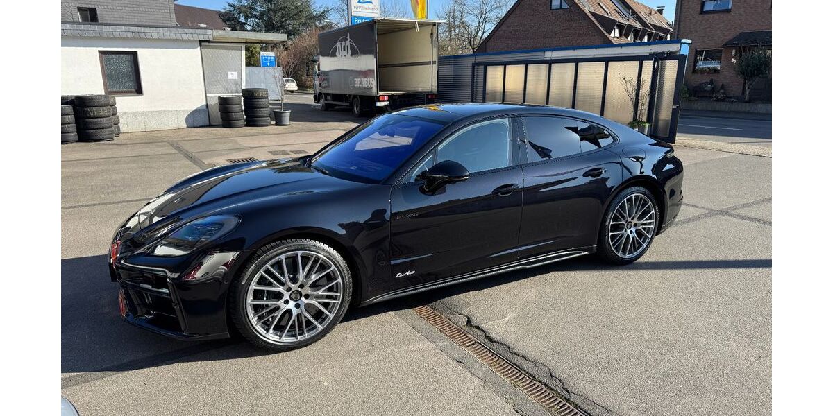 Porsche Panamera 11.700 km 189.900 &euro; Köln 50670