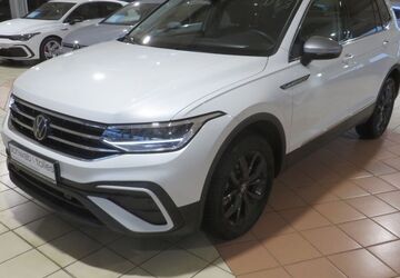VW Tiguan Allspace 8.400 km 41.945 &euro; Neuss 41469