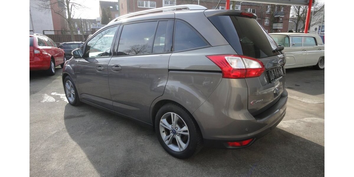 Ford Grand C-Max SYNC Edit. 1,6L/110KW Klima+SHZ+PDC 170.000 km 5.999 &euro; Neuss 41462
