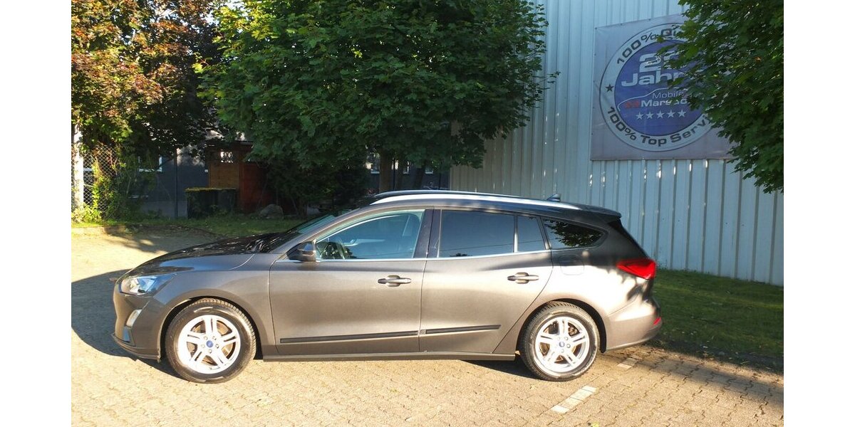 Ford Focus NAVI BLUETOOTH SHZ PARCTRONIC 1 HAND 124.895 km 11.500 &euro; Köln 50858