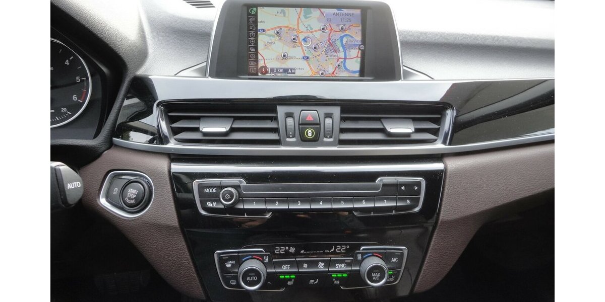 BMW X1 20 d xLine 4x4 Autom Navi Leder SHZ PDC LED 208.000 km 15.999 &euro; Neuss 41462