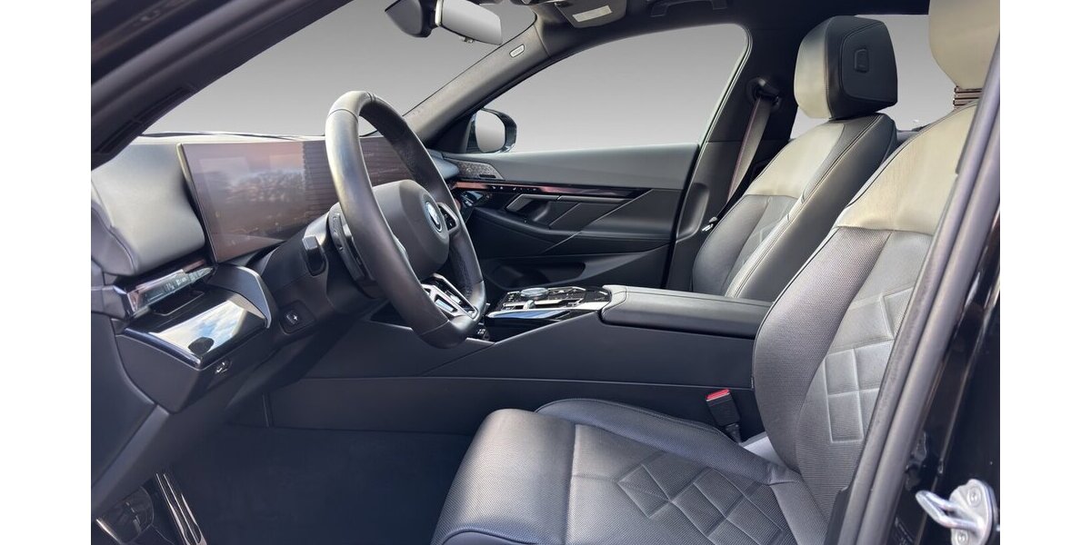 BMW i5 40e M-Sport Pro Pano B&W 360° HuD Comfortsitz 61.726 km 46.900 &euro; Wuppertal 42327