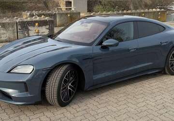 Porsche Taycan 3.000 km 108.000 &euro; Düsseldorf, Stadt 40219