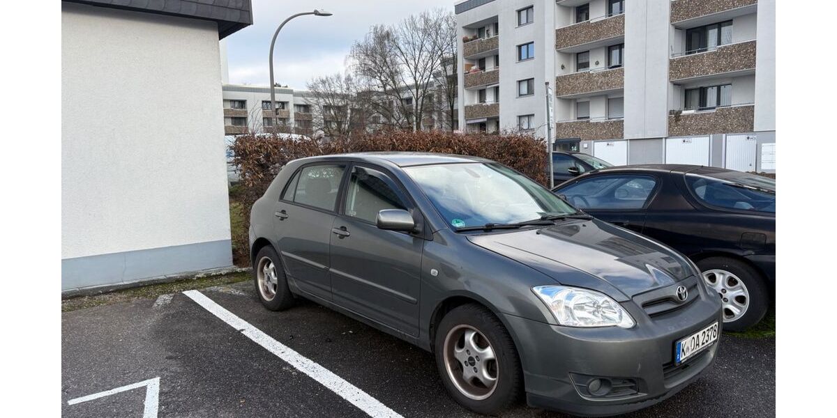 Toyota Corolla 335.666 km 2.000 &euro; Köln 50829
