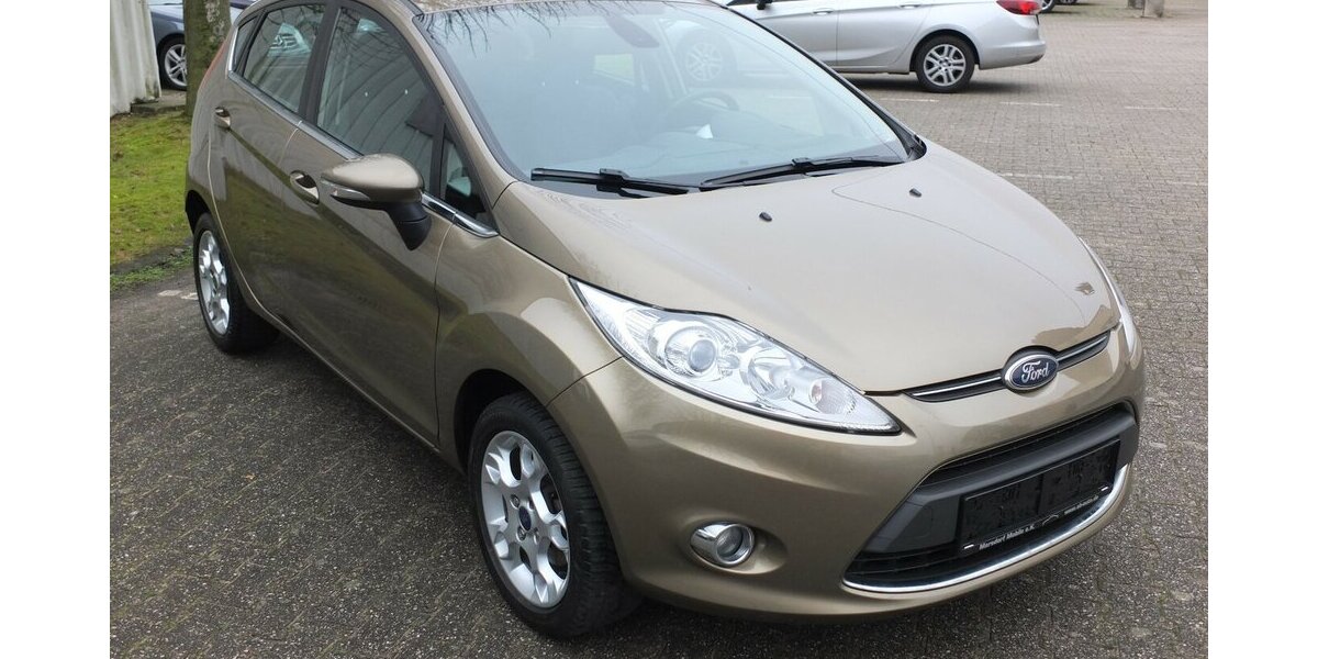 Ford Fiesta TITANIUM KLIMAAUTOMATIK RÜCKFAHRKAMERA 115.395 km 5.908 &euro; Köln 50858