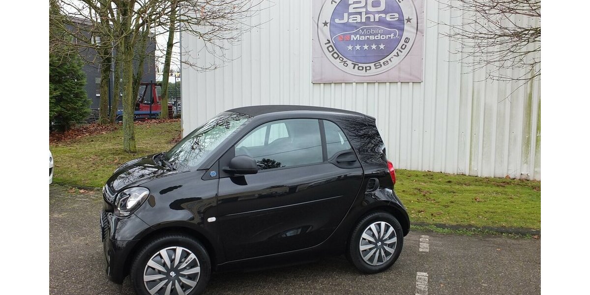 Smart ForTwo electric drive EQ AUTOMATIK KLIMAAUTOMATIK 5.183 km 10.700 &euro; Köln 50858
