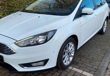 Ford Focus 98.000 km 7.900 &euro; Köln 50825