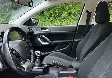 Peugeot 308 180.000 km 5.950 &euro; Neuss 41462