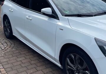 Ford Focus 15.800 km 20.600 &euro; Köln 50931