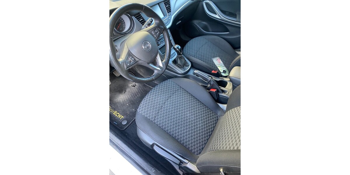 Opel Astra K Sports1.5CDTI.NAVI. VOLL-LED.PDC.ALUF 140.000 km 4.100 &euro; Hilden 40721