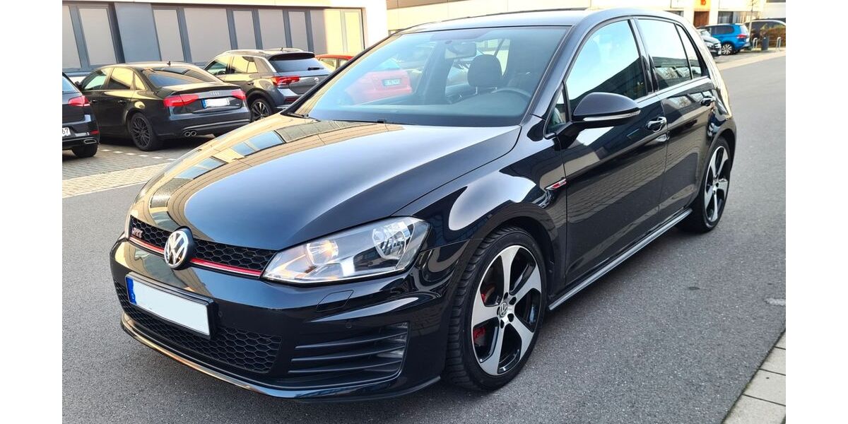 VW Golf 46.000 km 17.490 &euro; Düsseldorf 40589