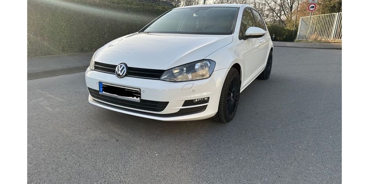 VW Golf 138.000 km 5.790 &euro; Solingen 42651