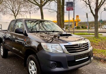 Toyota Hilux 224.000 km 12.999 &euro; Köln 51107