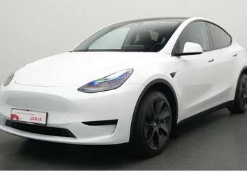 Tesla Model Y 54.856 km 30.988 &euro; Leverkusen 51373