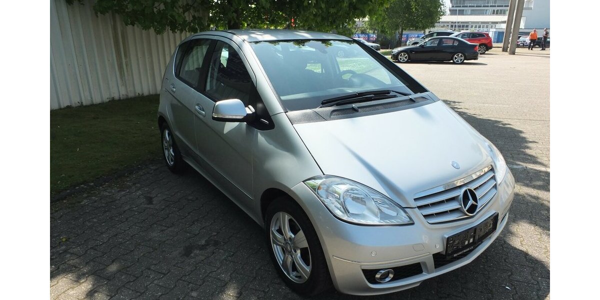 Mercedes-Benz A 150 AUTOTRONIC NAVI TEMPOMAT KLIMAANLAGE 98.516 km 7.804 &euro; Köln 50858