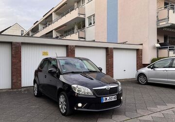 Skoda Fabia 147.425 km 7.200 &euro; Düsseldorf 40231