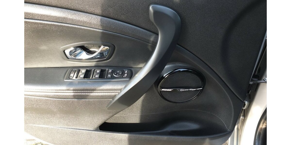 Renault Megane BOSE EDITION NAVI KLIMAAUTOM TEILLEDER PARK 107.158 km 7.408 &euro; Köln 50858