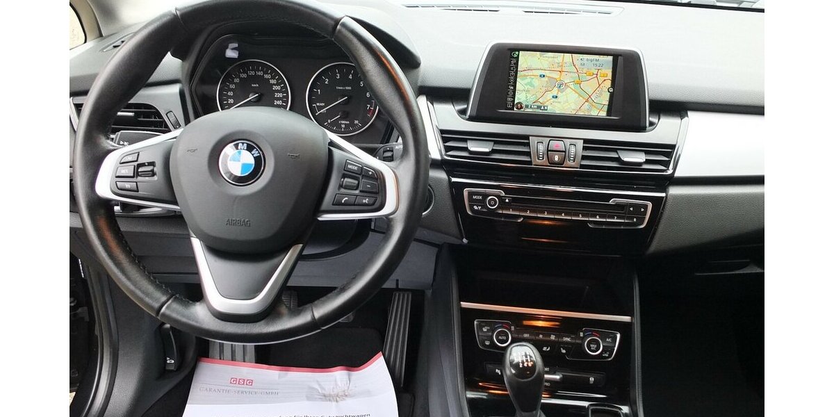 BMW 218 Active Tourer ADVANTAGE NAVI PARKASISSTENT SHZ 124.575 km 10.900 &euro; Köln 50858