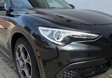 Alfa Romeo Stelvio 171.575 km 16.990 &euro; Bergisch Gladbach 51467