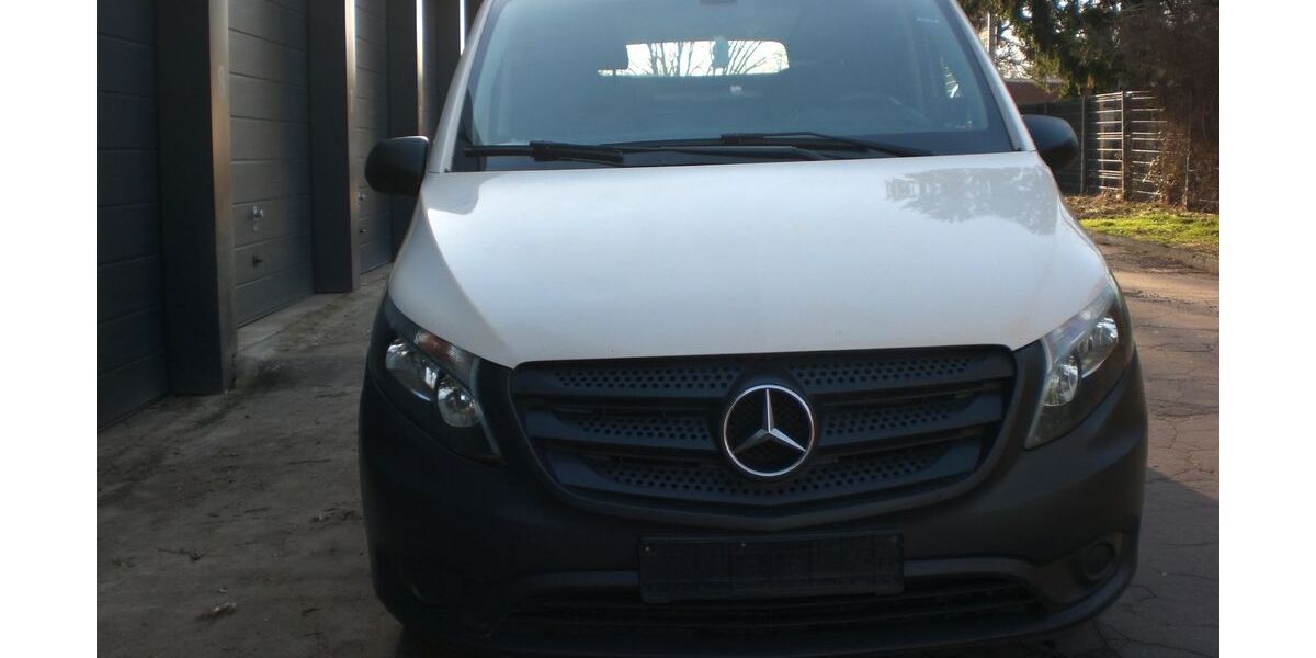 Mercedes-Benz Vito 215.300 km 9.200 &euro; Köln 50735