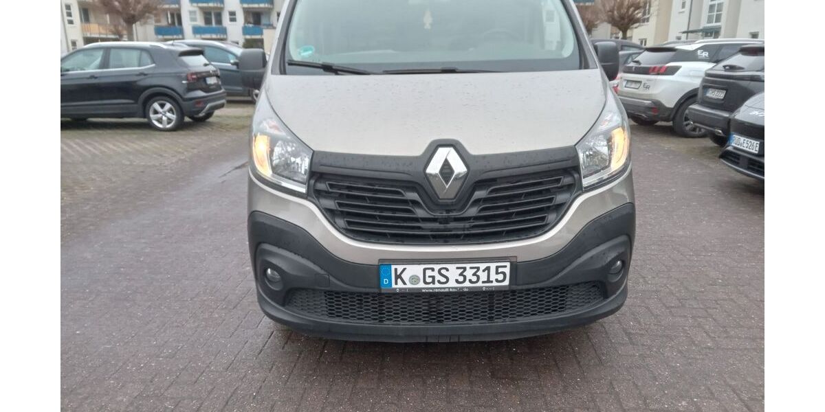 Renault Trafic 137.555 km 9.899 &euro; köln 50999