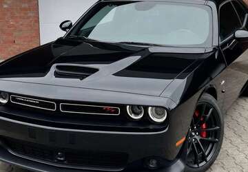 Dodge Challenger 5.645 km 41.990 &euro; Düsseldorf 40599