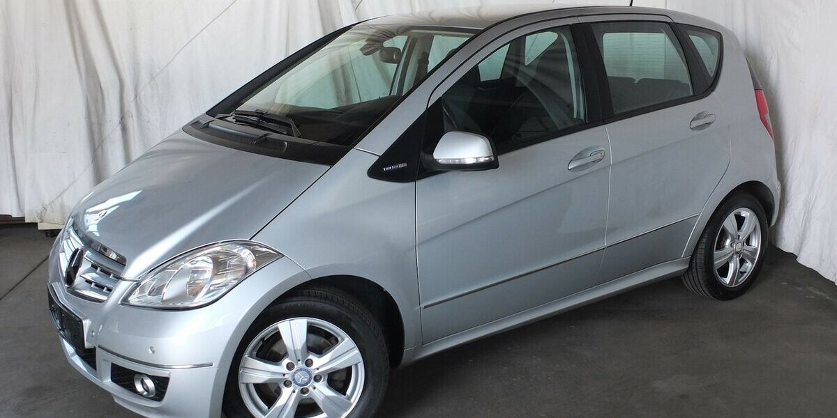 Mercedes-Benz A 150 AUTOTRONIC NAVI TEMPOMAT KLIMAANLAGE 98.516 km 7.804 &euro; Köln 50858