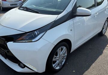 Toyota Aygo (X) 60.544 km 6.990 &euro; Köln 51109