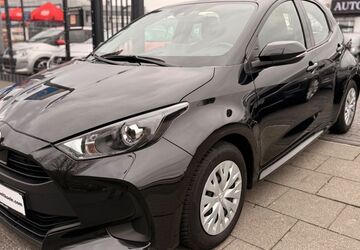 Toyota Yaris 46.091 km 17.990 &euro; Köln 51065