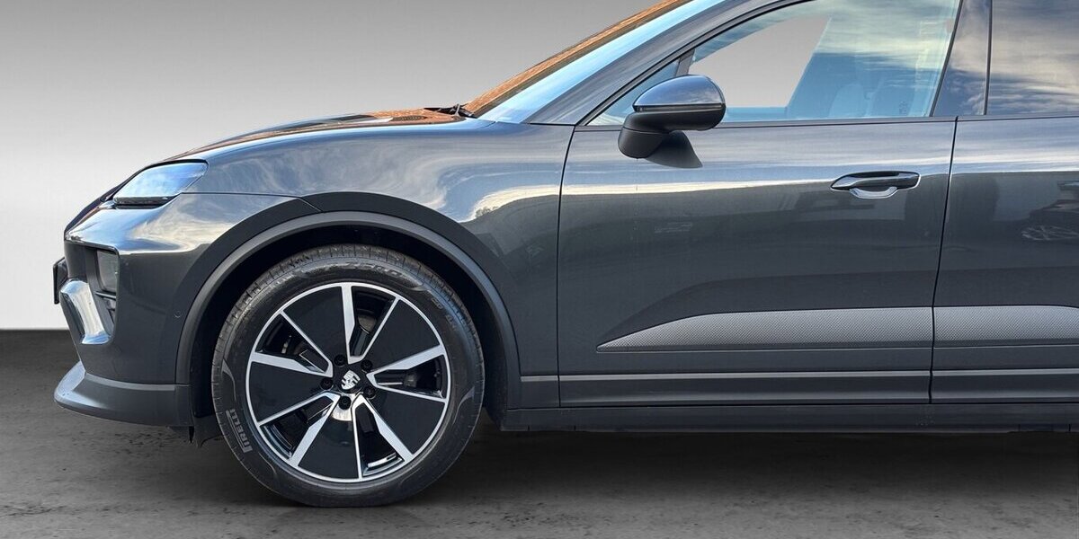 Porsche Macan Electric 4 Chrono Pano Sportsitz 0,25% 12.490 km 79.500 &euro; Wuppertal 42327