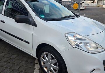 Renault Clio 102.250 km 3.950 &euro; Pulheim 50259