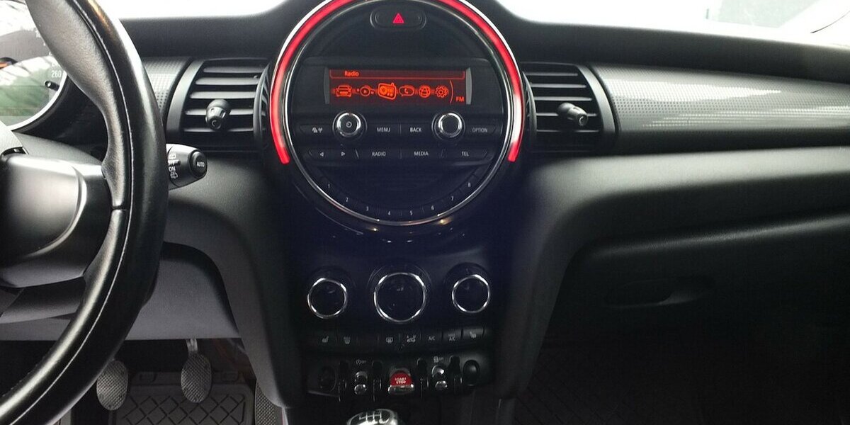 Mini One D KLIMAAUTOMATIK PDC SITZHEIZUNG WINTERREIFEN 122.875 km 8.904 &euro; Köln 50858