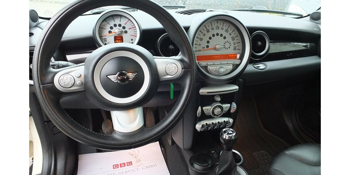 Mini Cooper D Clubman 1.HD LEDER XENON PANORAMADACH PDC 98.785 km 7.908 &euro; Köln 50858