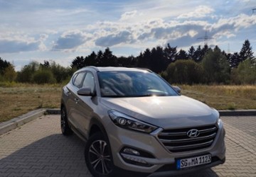 Hyundai TUCSON 88.000 km 12.400 &euro; Solingen 42697