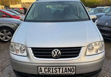 VW Touran 224.727 km 2.999 &euro; Köln 51107