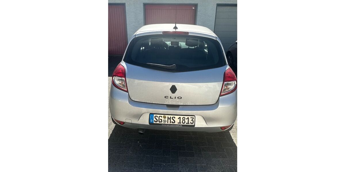 Renault Clio 134.363 km 3.000 &euro; Solingen 42653
